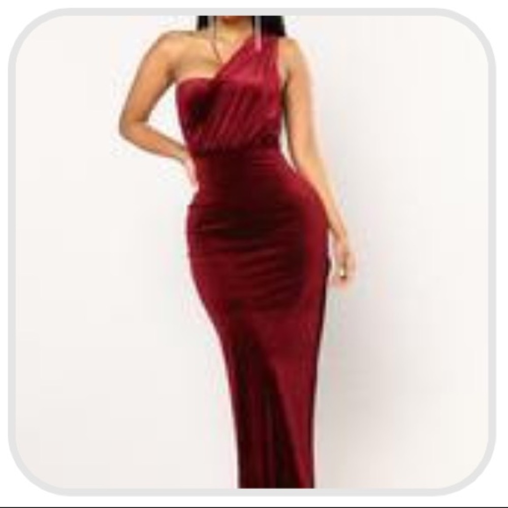 Sexy Wine colored velvet evening gown